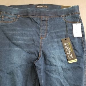 New Pull On Jeggings